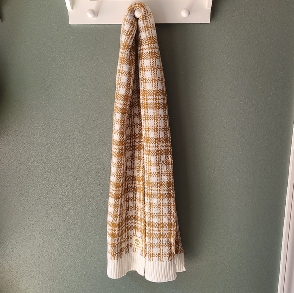 Timberland Plaid Scarf in Camel and Cream - Picture 2 of 4